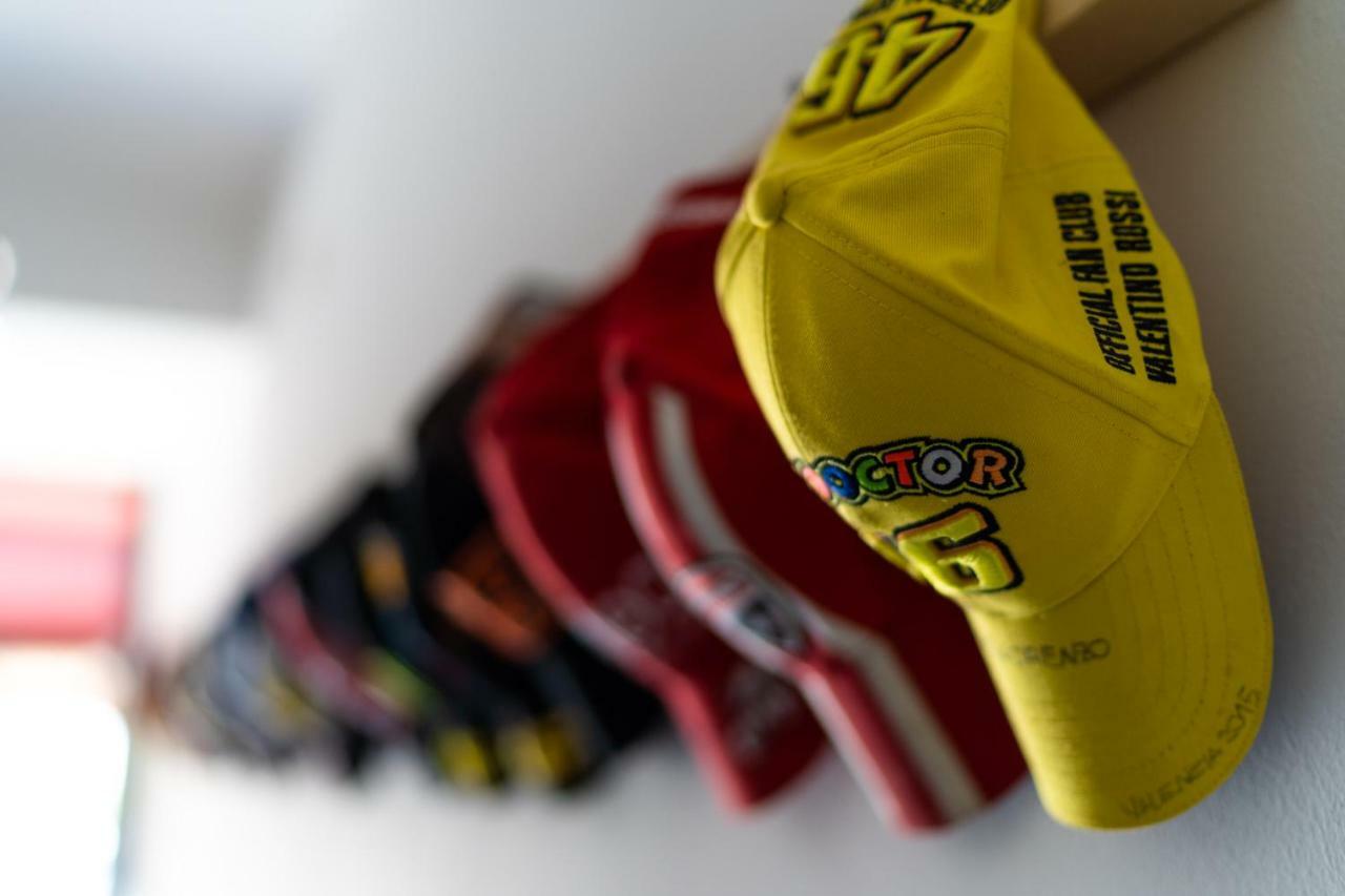 Millesimo Italian Piston House Sport Moto Rent Bed & Breakfast エクステリア 写真