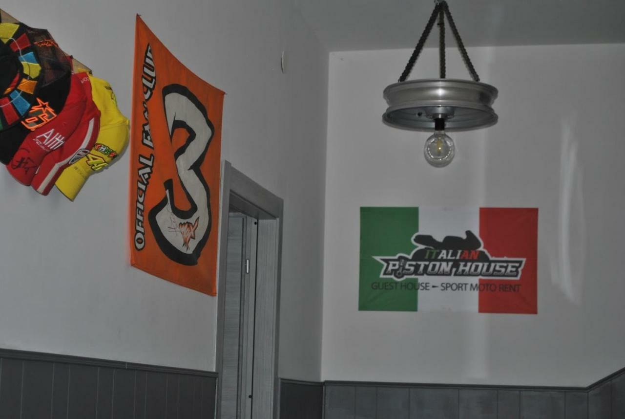Millesimo Italian Piston House Sport Moto Rent Bed & Breakfast エクステリア 写真
