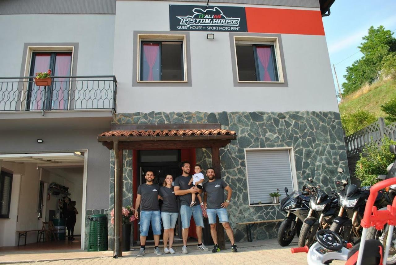 Millesimo Italian Piston House Sport Moto Rent Bed & Breakfast エクステリア 写真