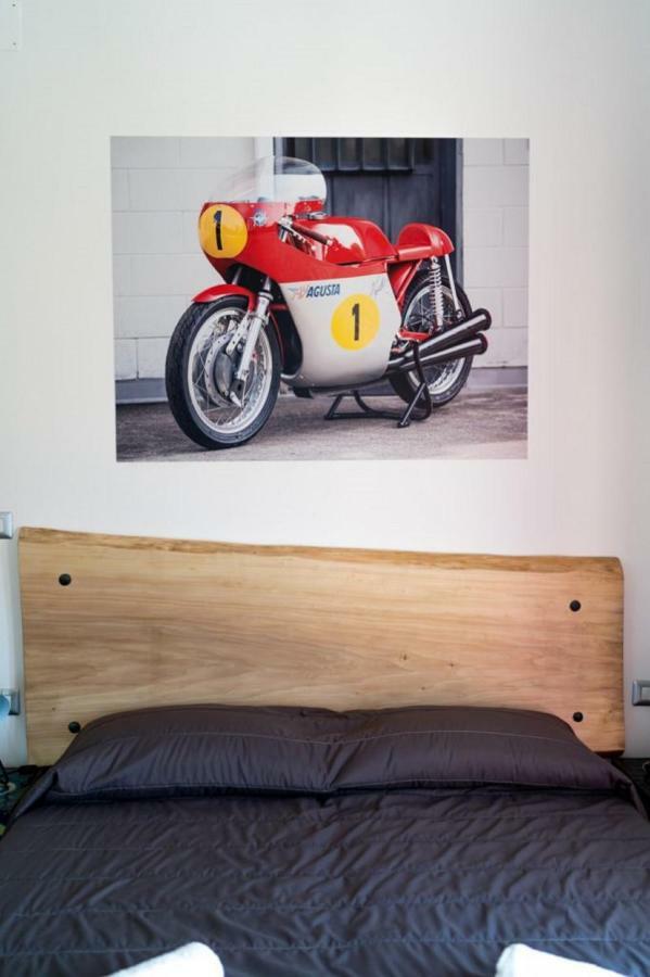 Millesimo Italian Piston House Sport Moto Rent Bed & Breakfast エクステリア 写真