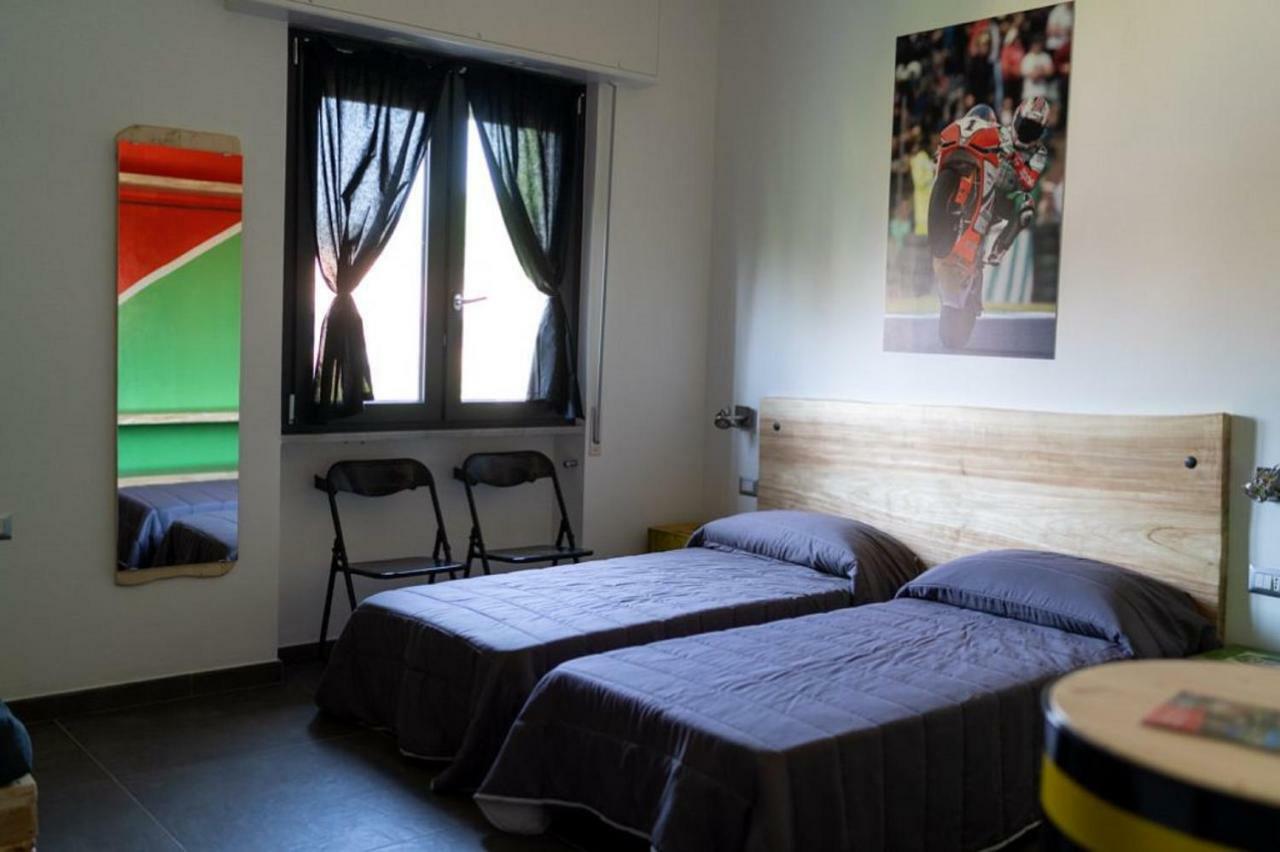 Millesimo Italian Piston House Sport Moto Rent Bed & Breakfast エクステリア 写真