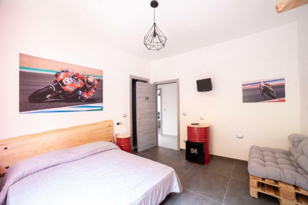 Millesimo Italian Piston House Sport Moto Rent Bed & Breakfast エクステリア 写真