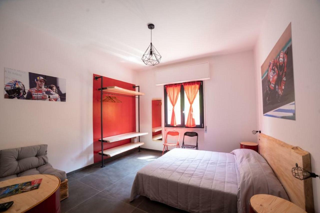 Millesimo Italian Piston House Sport Moto Rent Bed & Breakfast エクステリア 写真